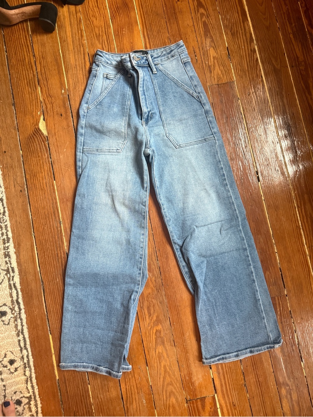 High-Rise Wide Leg Women’s Jeans in Medium Blue - Picture 4 of 6